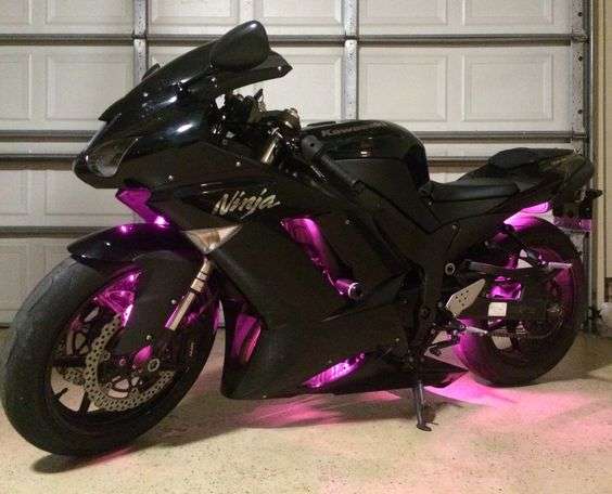 Ямаха r1 розовый