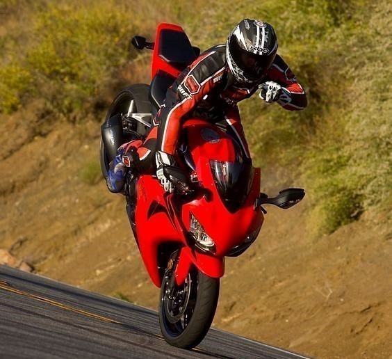 Yamaha r1 Wheelie